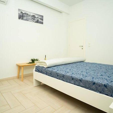 Homey Renovated 1 Bedroom Apartment In Kesariani Atenas Exterior foto