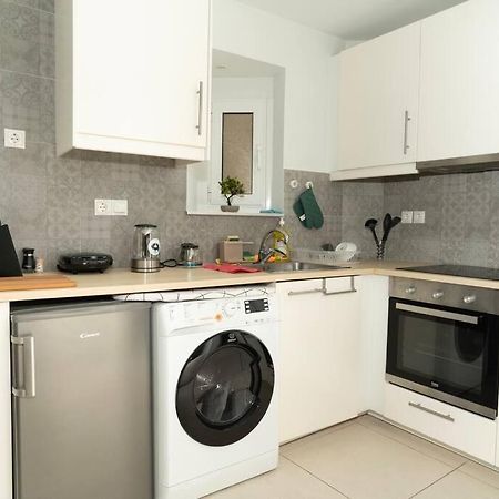Homey Renovated 1 Bedroom Apartment In Kesariani Atenas Exterior foto
