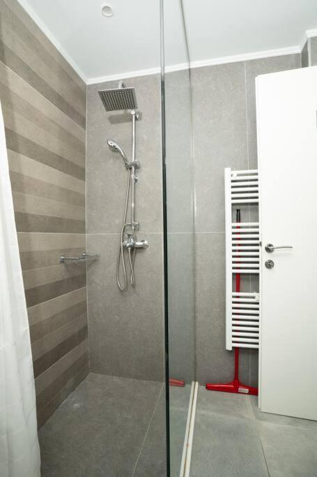 Homey Renovated 1 Bedroom Apartment In Kesariani Atenas Exterior foto