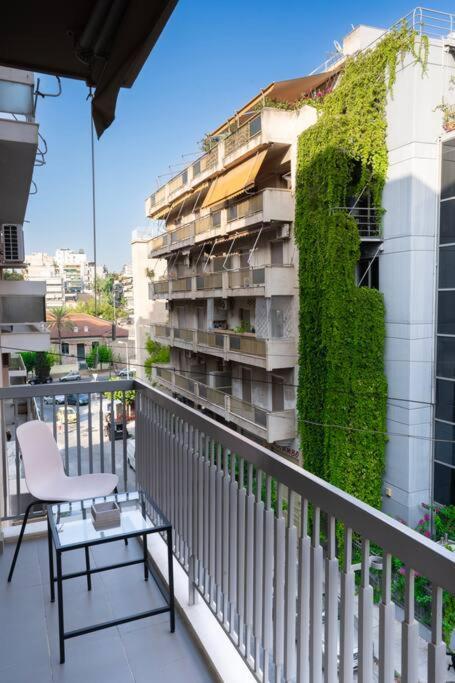 Homey Renovated 1 Bedroom Apartment In Kesariani Atenas Exterior foto